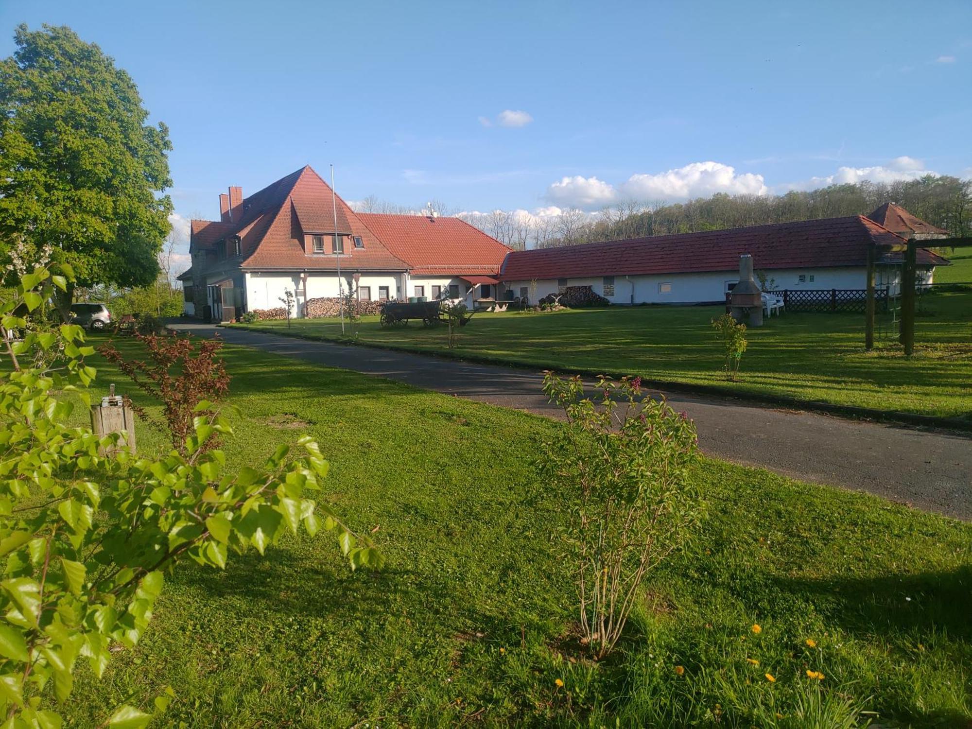 Haus Ringgau - Urlaub, Gemeinschaft Und Erlebnis Im Herzen Von Deutschland Herleshausen Eksteriør bilde